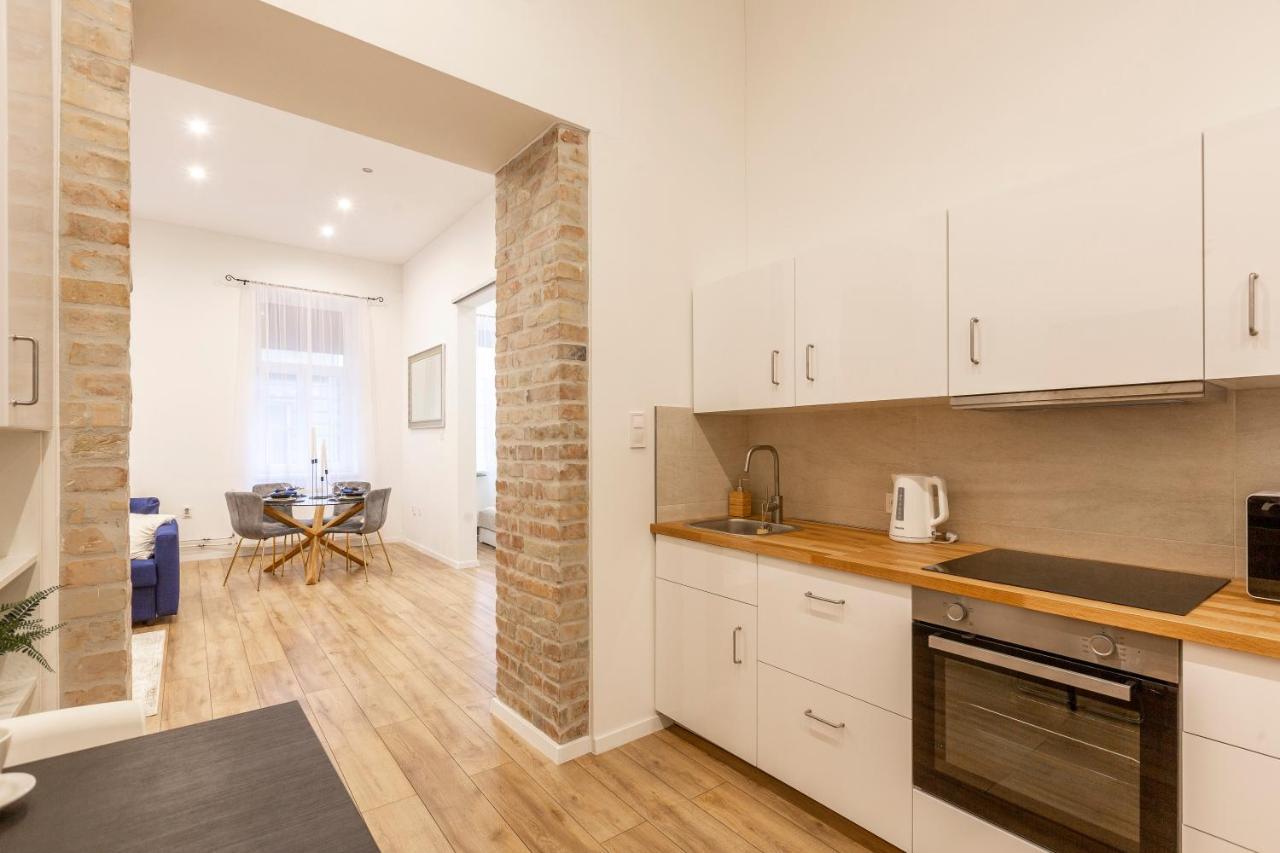 Stylish Luxury Apartment By Anna Budapest Exterior photo